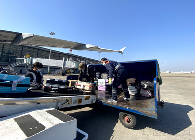 “箱”待如賓 常州機(jī)場(chǎng)特色貨運(yùn)服務(wù)開啟高效搬運(yùn)新體驗(yàn)